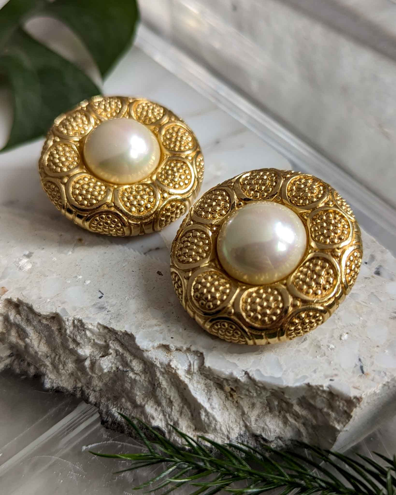 Vintage 18K Yellow Gold Pearl Earrings
